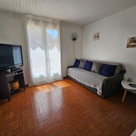 Location Saisonniere Apartment Coursan Exterior photo